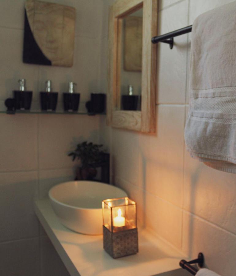 Alluring Self Catering 2 Bedroom Villa At Bokmakierie Villas Windhoek Exterior foto